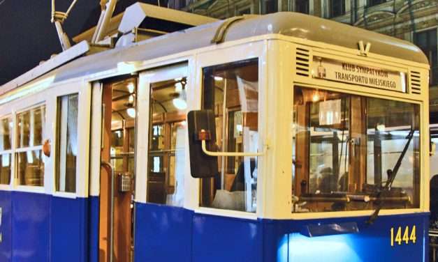 Attraktives Begleitprogramm: Transfer mit der Opern-Tram
