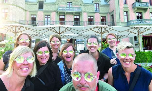 Das „LSD“-Team Germany vor Schloss Schadau in Thun. Zweite v. l., mittlere Reihe: Helena Videtic, SCIB Managerin Deutschland und Österreich
Photo: SCIB/Matthias_Nutt