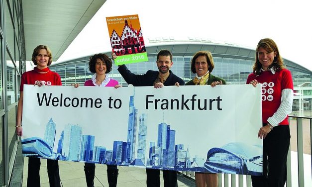 The Frankfurt team with Prof Dr Müller-Ladner in the middle cooperates closely.
Photo: Frankfurt Convention Bureau/TCF