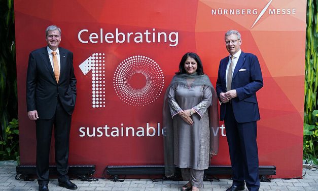 Employees, customers and partners celebrated together the 10th anniversary of NürnbergMesse India in Bengaluru; photo: NürnbergMesse India