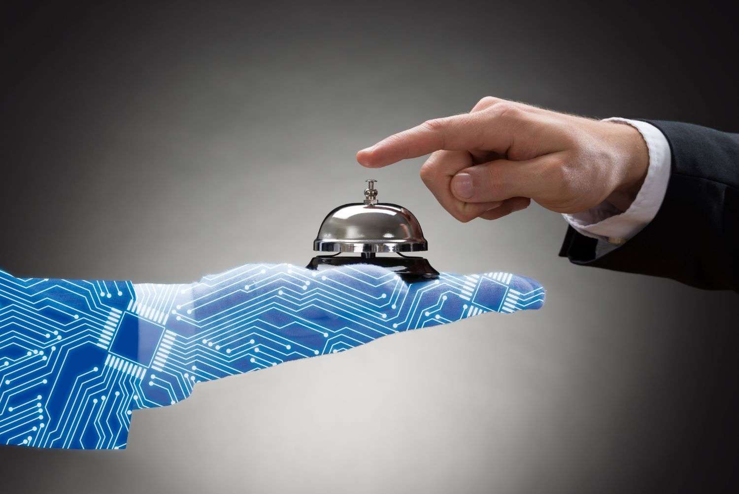 Immer mehr Hotels setzen auf Künstliche Intelligenz (KI). Foto: AndreyPopov/iStockphoto