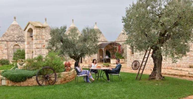 Puglia_Masseria-Cisternino-Foto-Carlo-Elmiro-Bevilacqua
