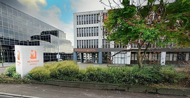 Das Meininger-Hotel in Edinburgh soll Ende 2025 die ersten Gäste empfangen. Modell: Meininger