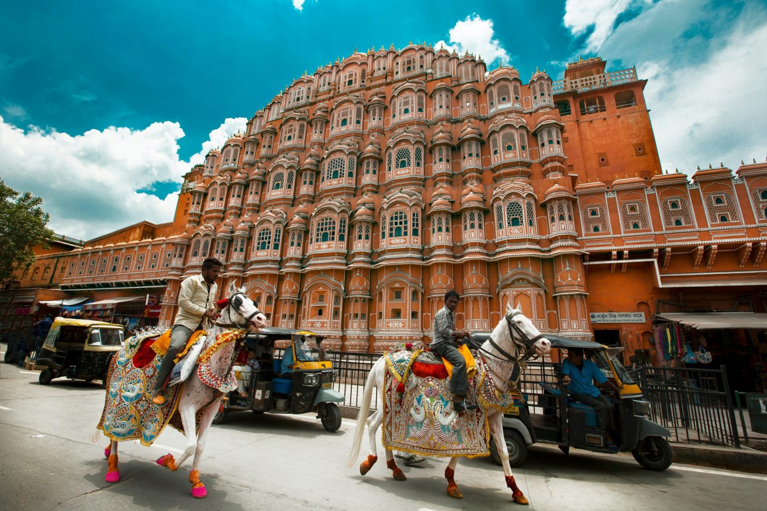 Hawa Mahal Road, Jaipur, India. Photo: Unsplash