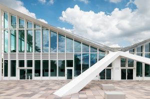 Hyparschale Magdeburg startet Betrieb
