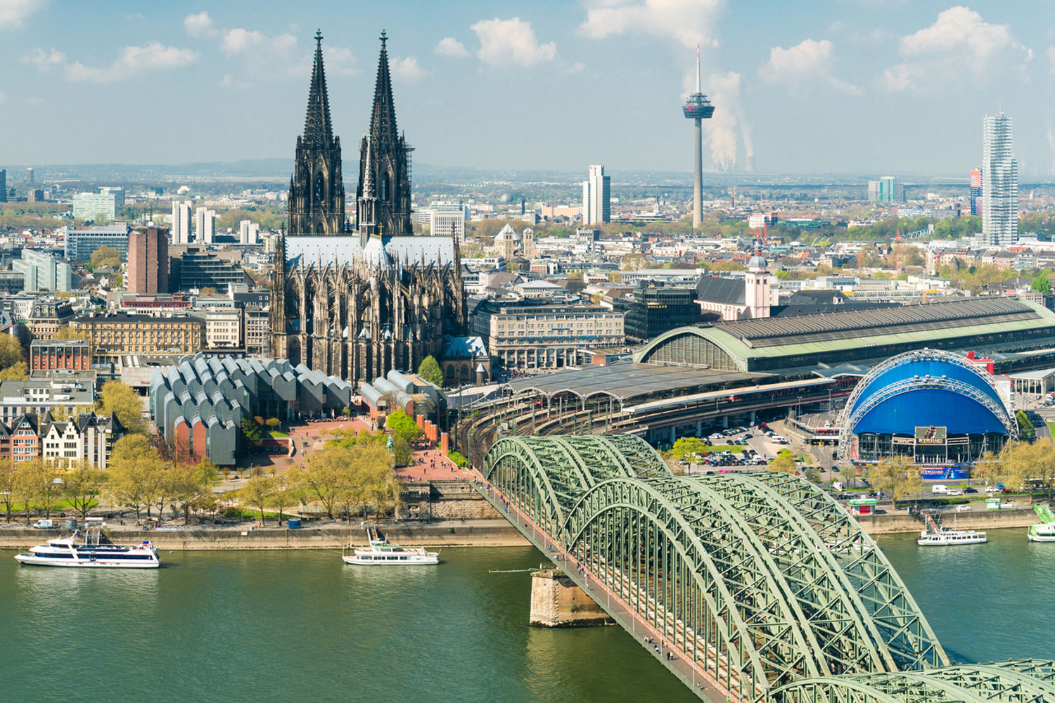 Köln mit Dom und Brücke