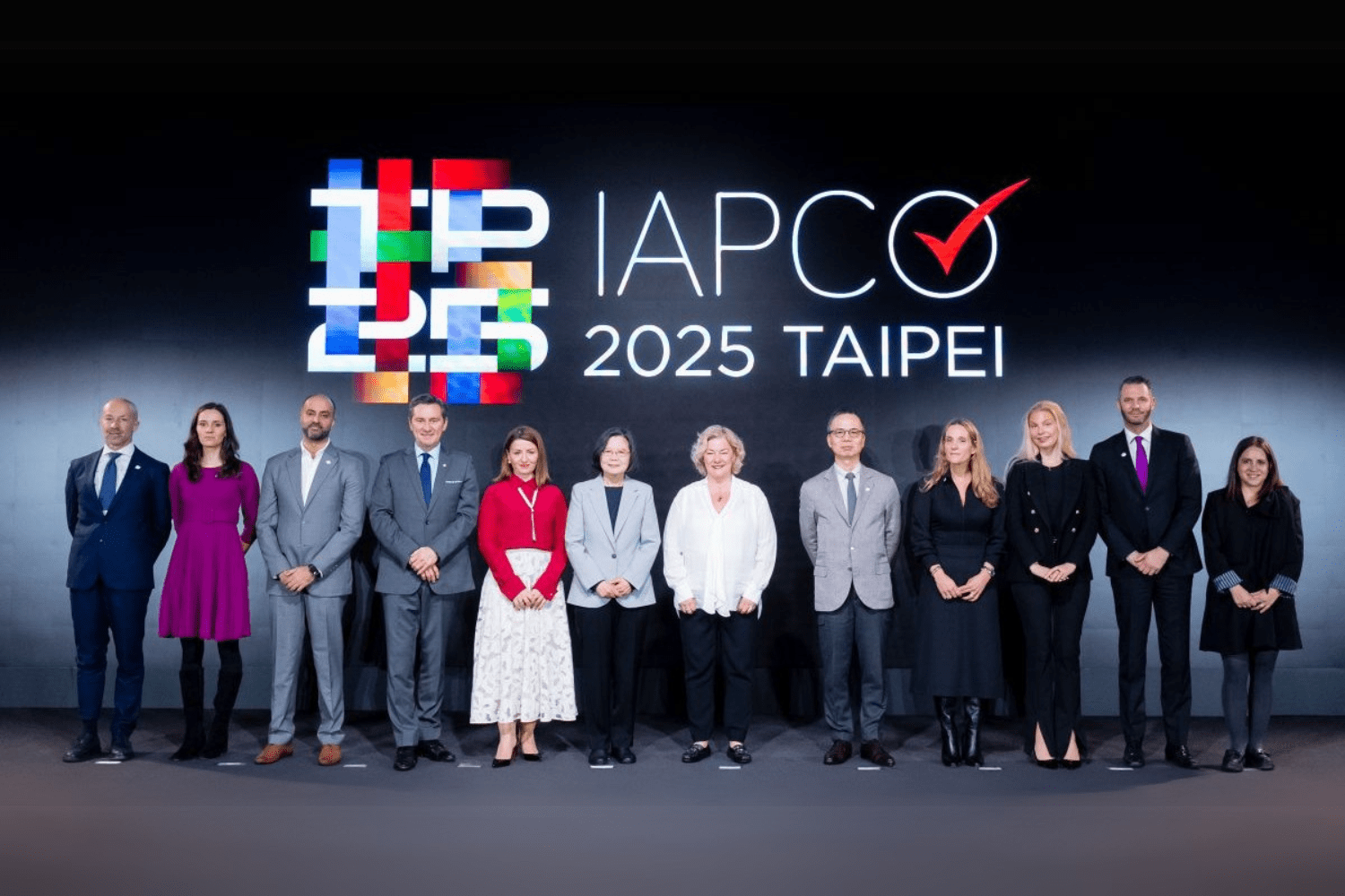 Delegates of the IAPCO and Tsai Ing-wen