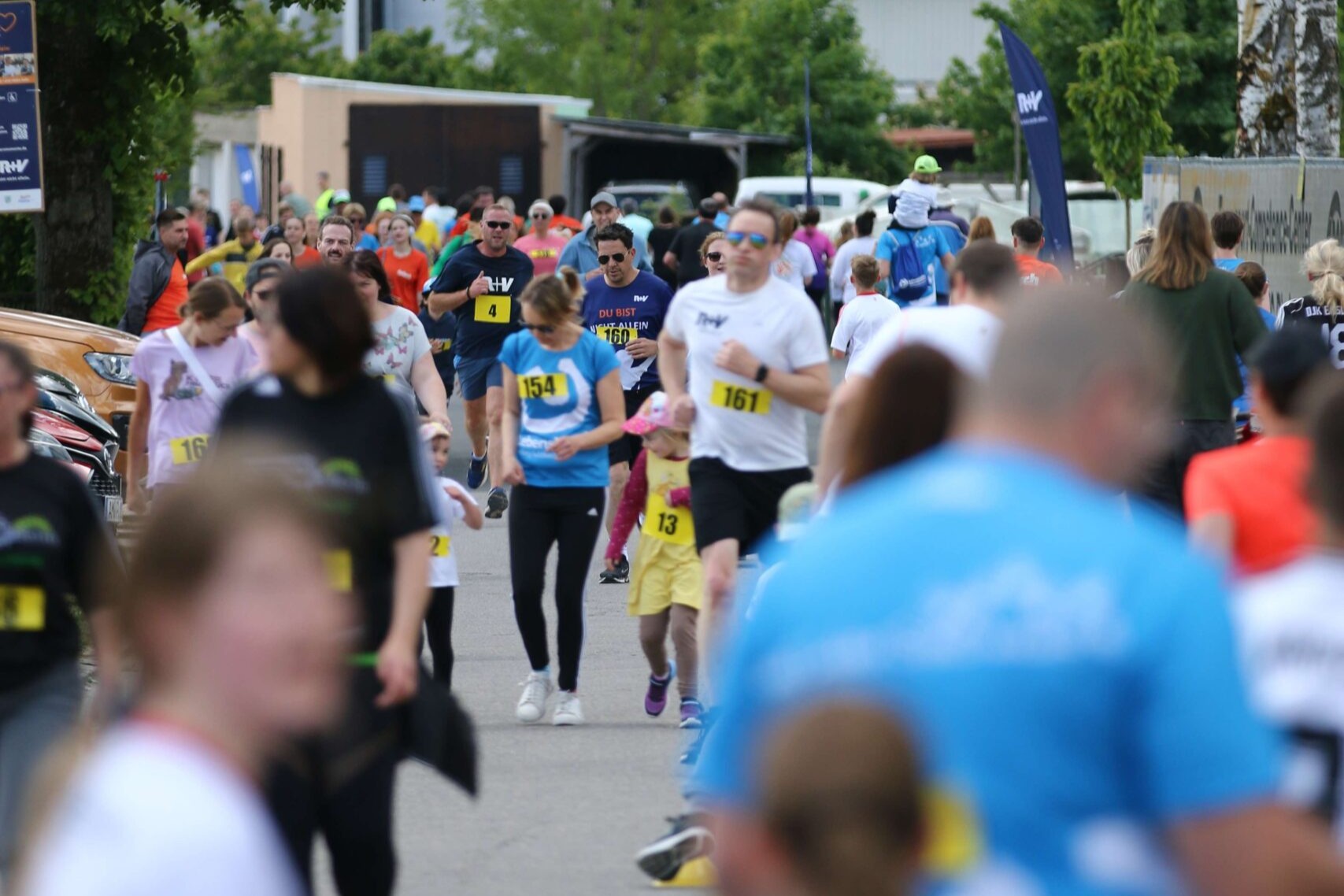 Menschen, die an einem Lauf teilnehmen