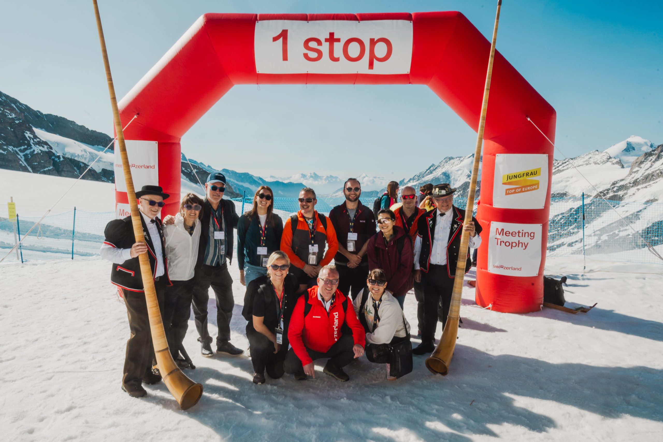 Impressionen von der Schweiz Tourismus Meeting Trophy vom 19. bis 21. Juni 2025. Personen im Schnee